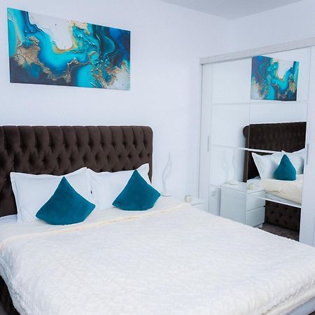 Elysian Urbanscape Brown, 2 Rooms, Near Bucharest Chiajna Exterior photo